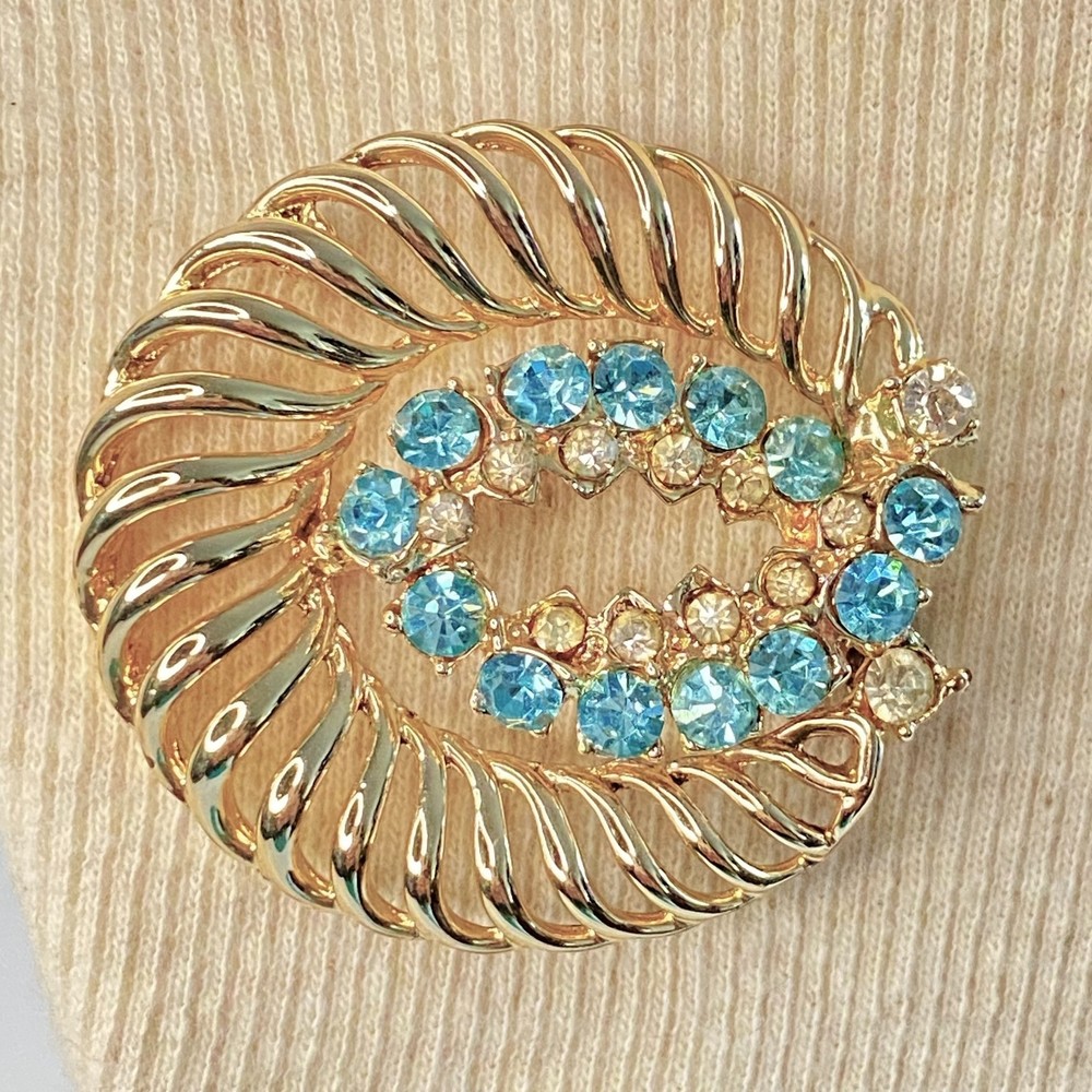 💎Large Open Work Brooch Aqua Blue Rhinestones Gold Tone Abstract